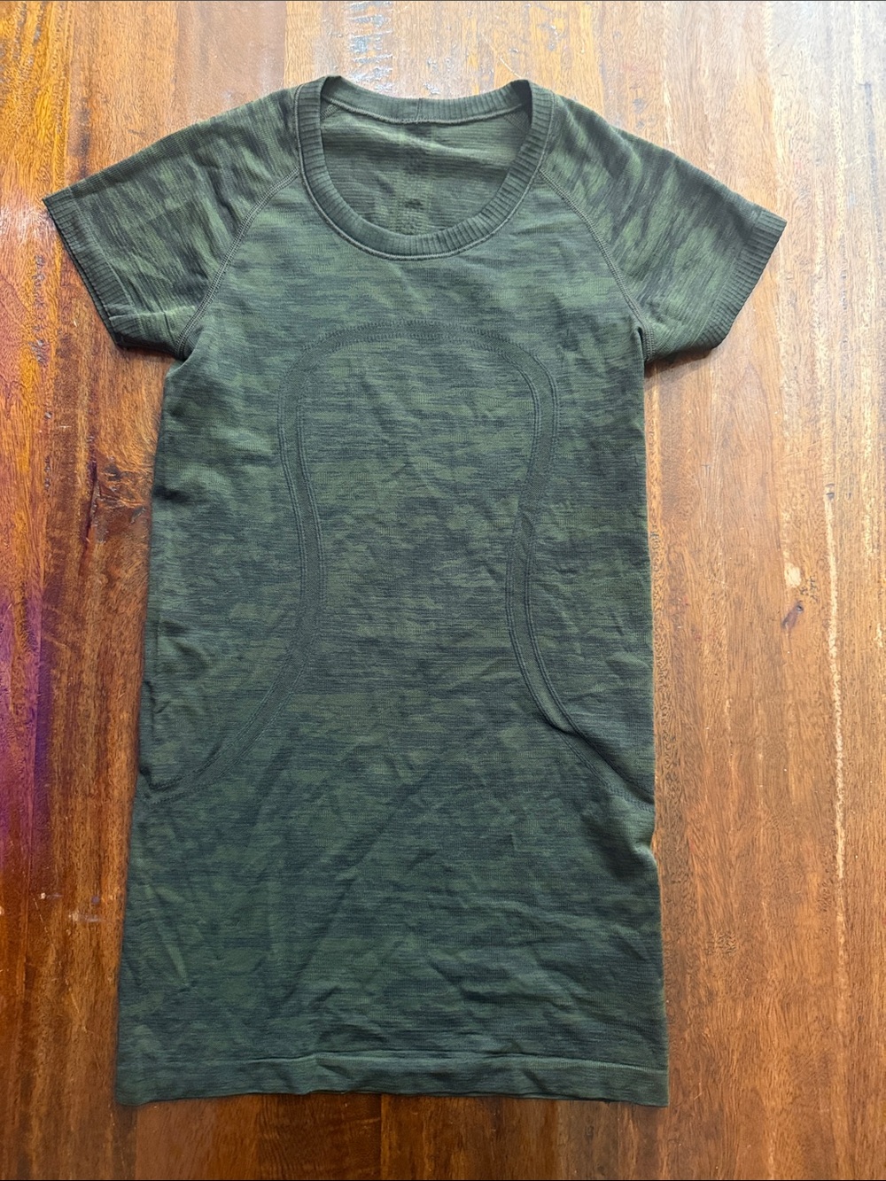 lululemon athletica Olive Green Short Sleeve Crew Tee NEW WITHOUT TAGS